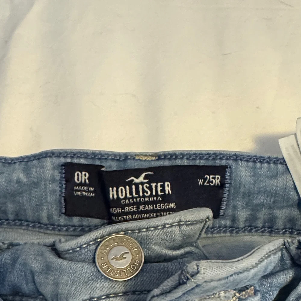 Hollister Light Blue Ripped Skinny Jeans - Picture 2 of 4